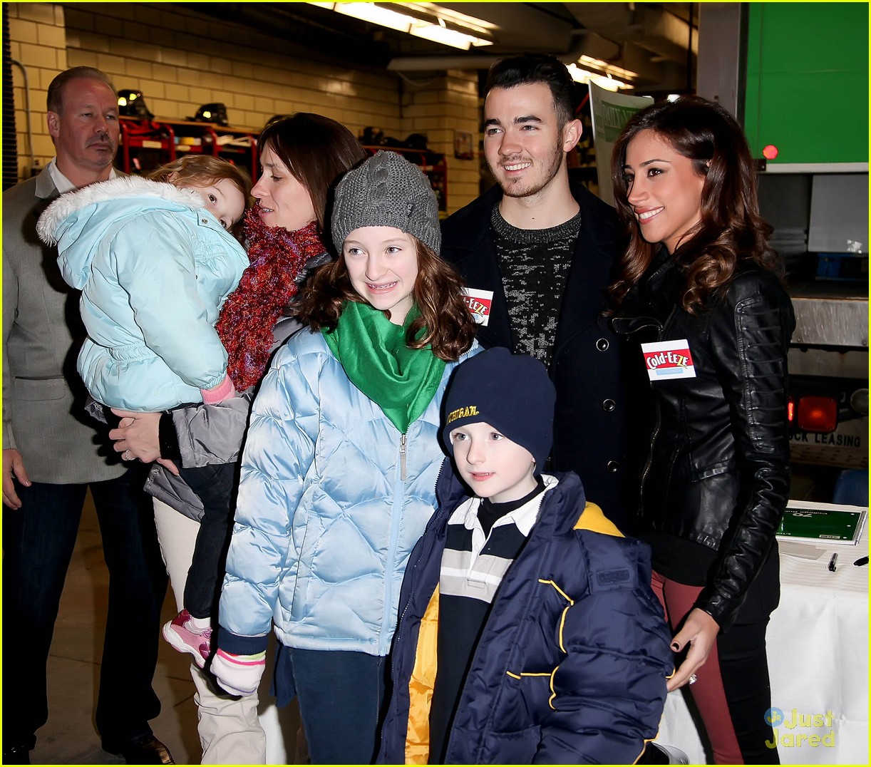 kevin danielle jonas fdny food drive 18