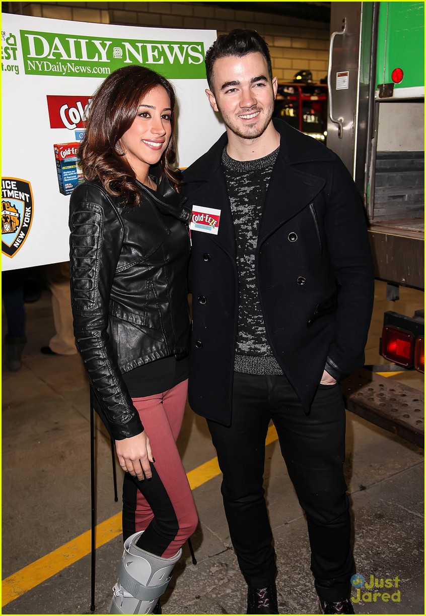 kevin danielle jonas fdny food drive 24