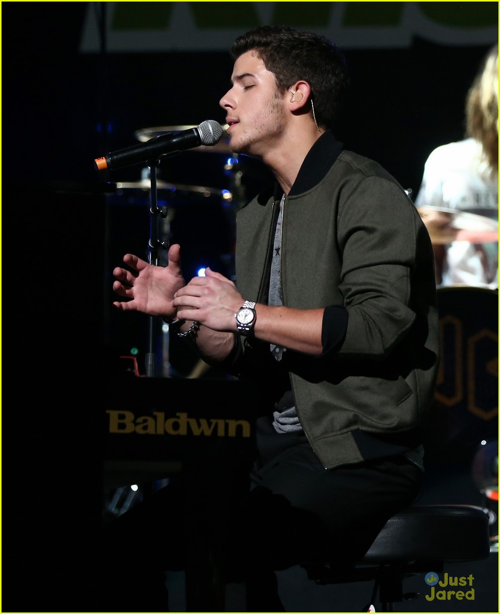 Jonas Brothers Jingle Ball 2012 Photo 514012 Photo Gallery Just Jared Jr 6389