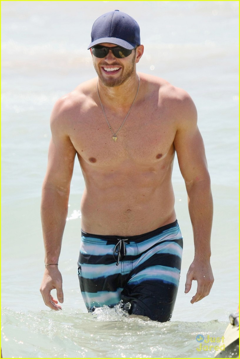 Kellan Lutz Shirtless At Cronulla Beach Photo 520080 Photo Gallery Just Jared Jr 