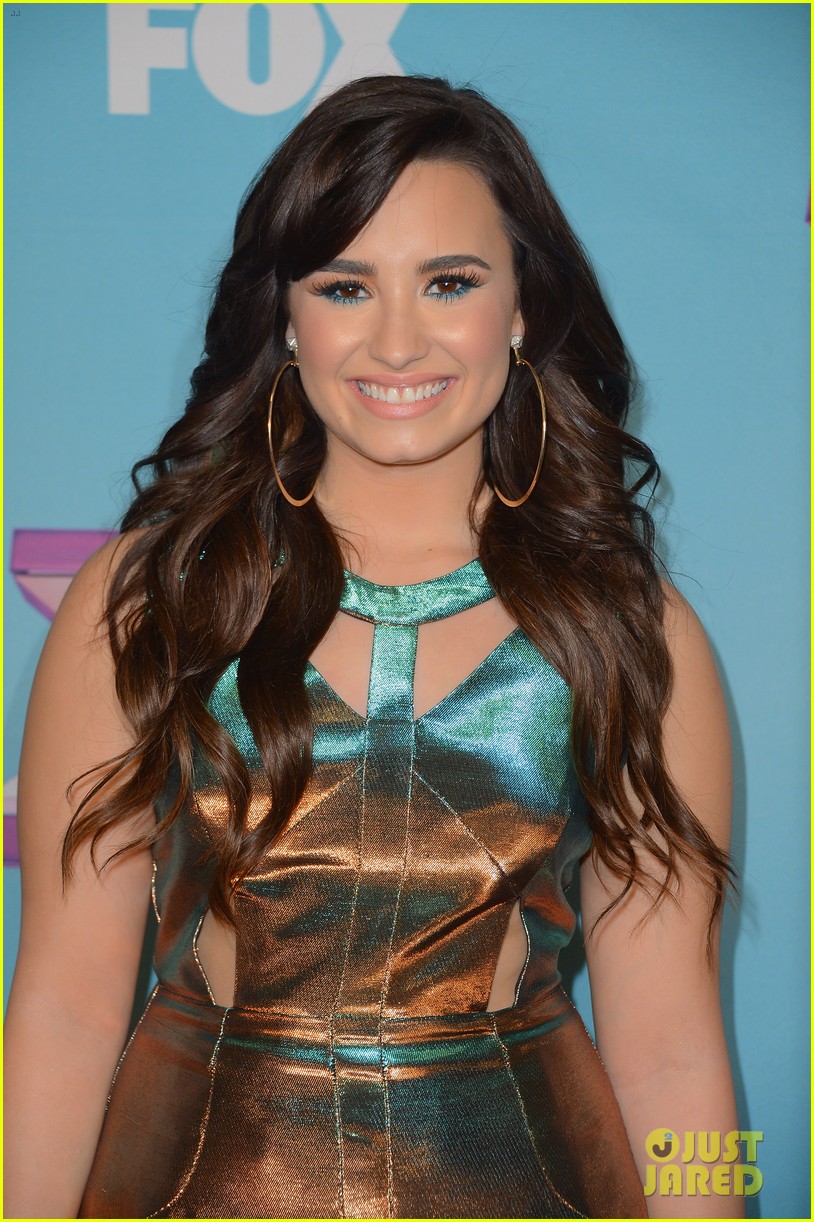 Demi Lovato 'X Factor' Finale Carpet! Photo 519560 Photo Gallery