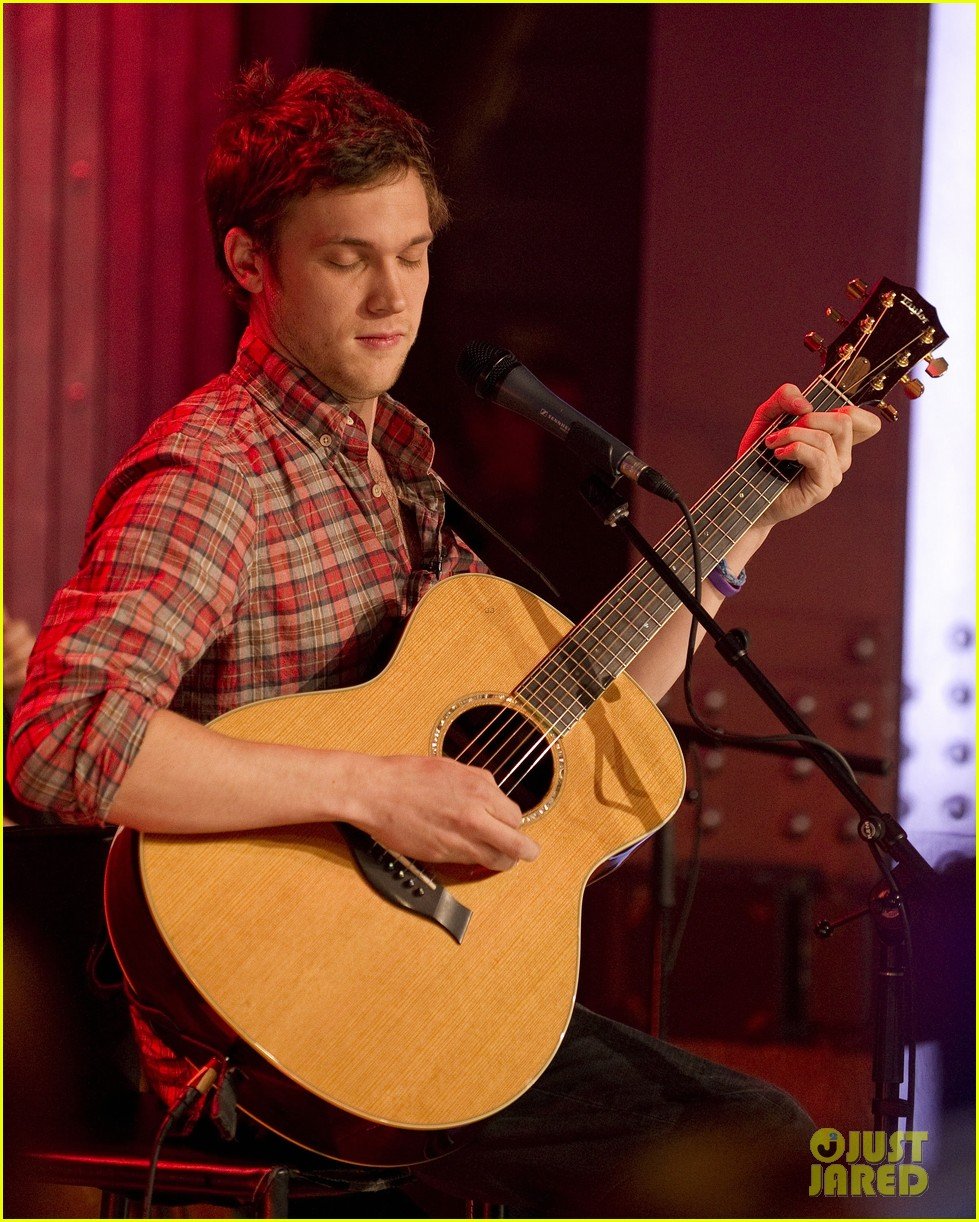 Phillip Phillips: MuchMusic Studio Stop | Photo 519008 - Photo Gallery ...