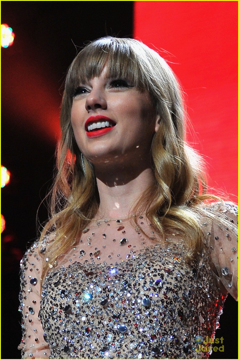 Taylor Swift: Z100 Jingle Ball Beauty! | Photo 515925 - Photo Gallery ...