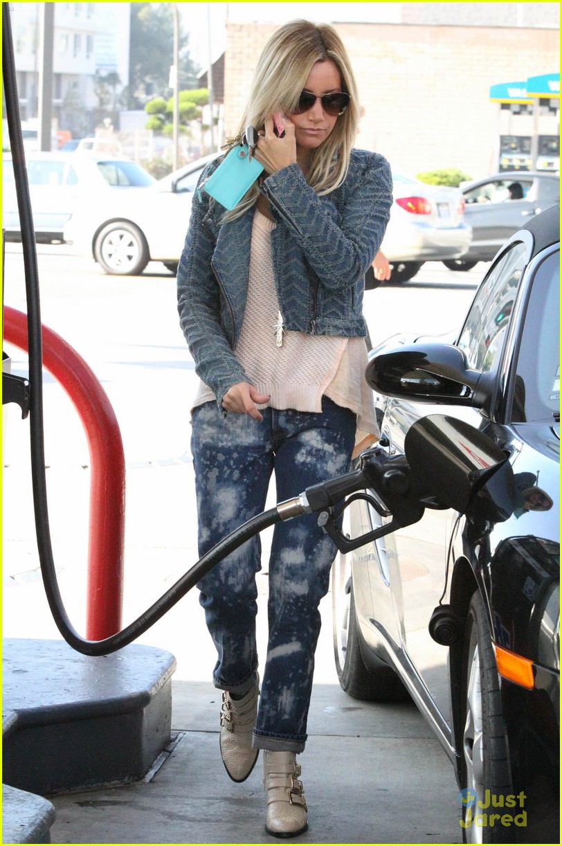 Ashley Tisdale Gas Station Stop Photo 516230 Photo Gallery Just