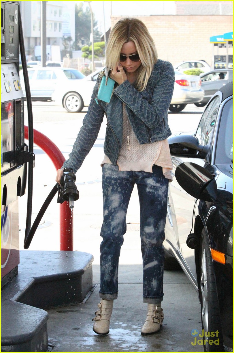 Ashley Tisdale Gas Station Stop Photo 516235 Photo Gallery Just