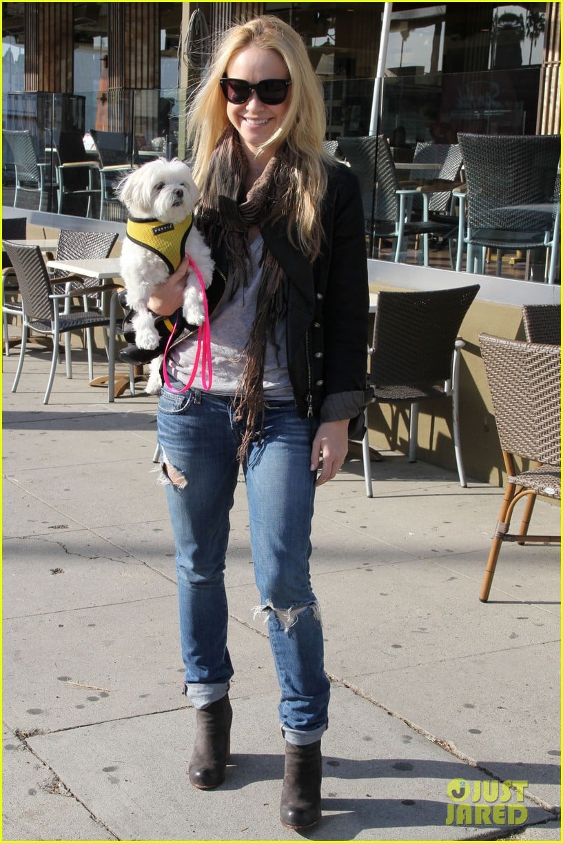 Becca Tobin: Sophie's In A Cast! | Photo 519793 - Photo Gallery | Just ...