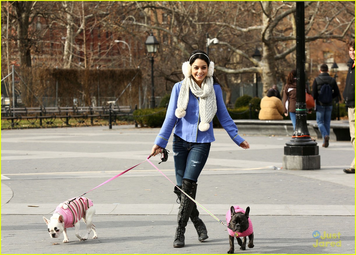 Vanessa Hudgens: Dog Walking In The City | Photo 517418 - Photo Gallery