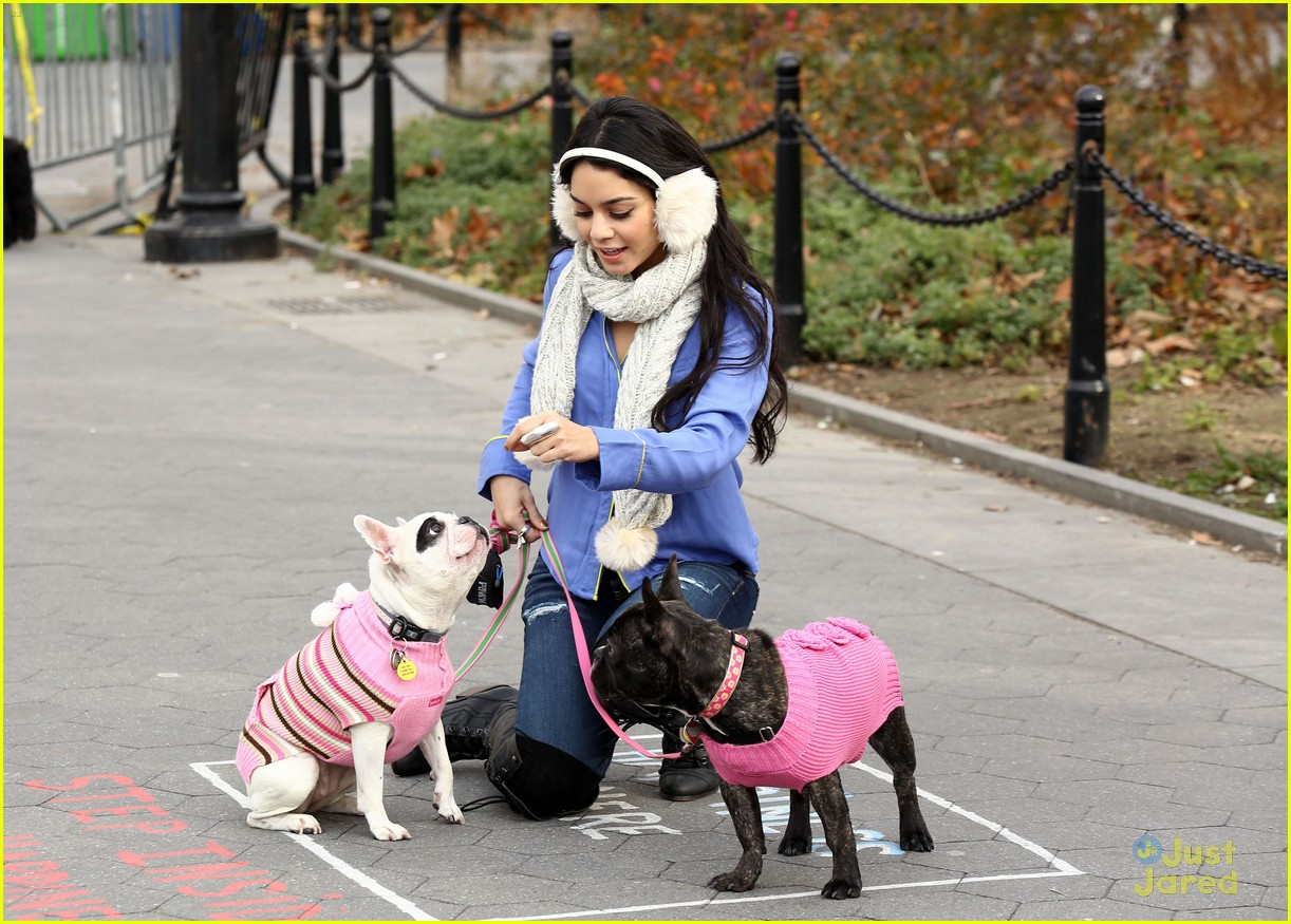 Vanessa Hudgens: Dog Walking In The City | Photo 517420 - Photo Gallery