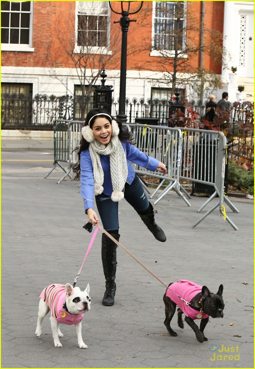 Vanessa Hudgens: Dog Walking In The City | Photo 517422 - Photo Gallery