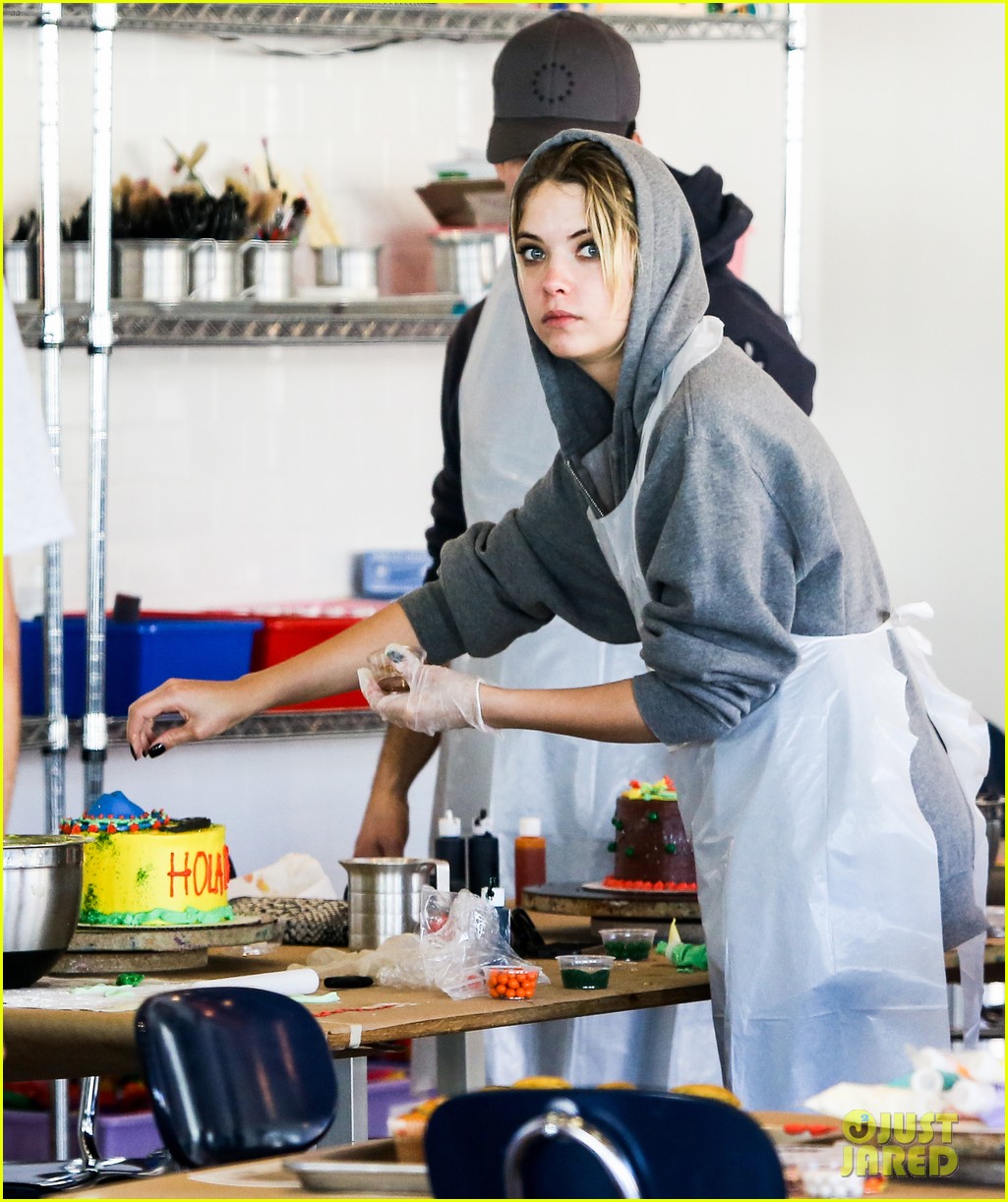 Ashley Benson: Duff's Cakemix Girl | Photo 529659 - Photo Gallery