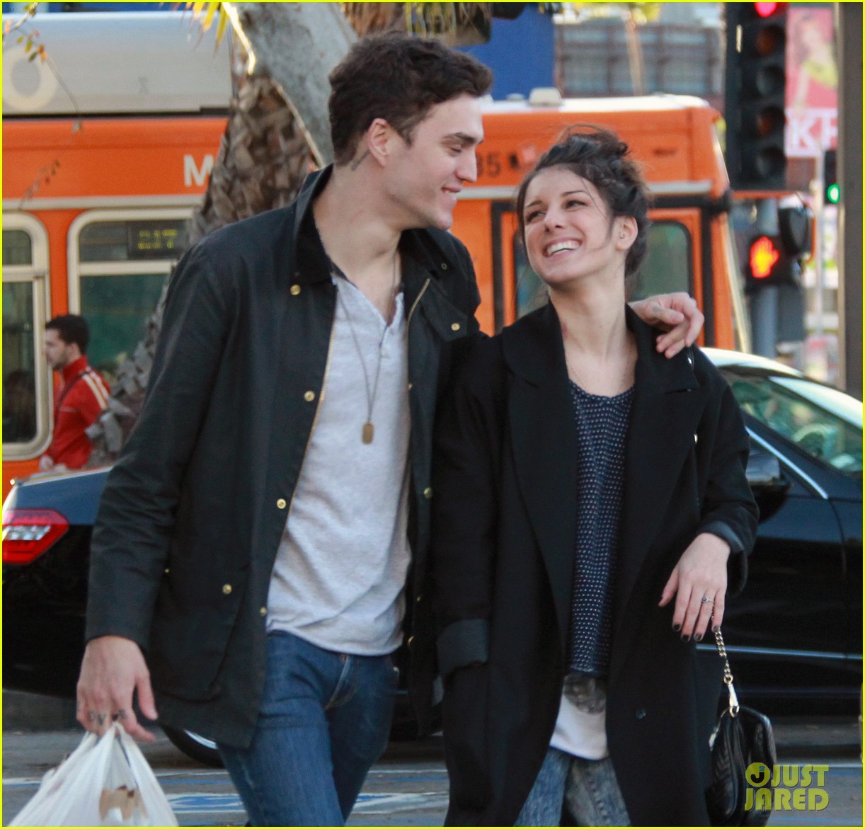 Shenae Grimes: Smiling & Shopping With Josh Beech | Photo 521739 ...