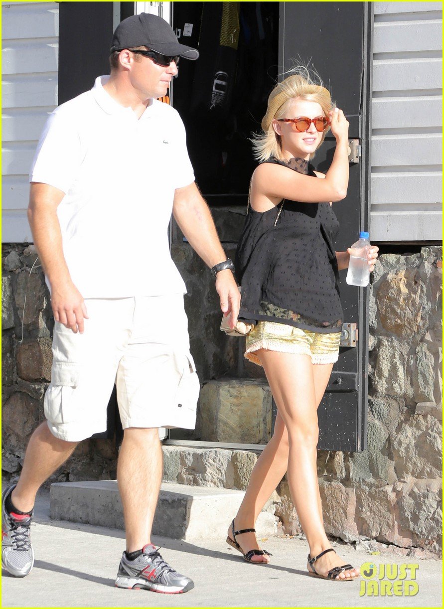 Julianne Hough: St. Bart's Shopper! | Photo 521020 - Photo Gallery ...