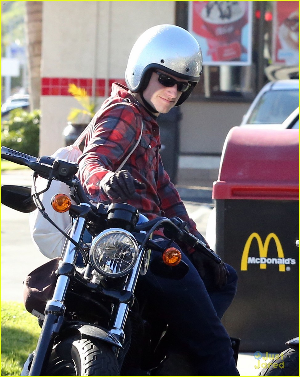 Josh Hutcherson: Motorcycle Ride in Malibu | Photo 525326 - Photo ...
