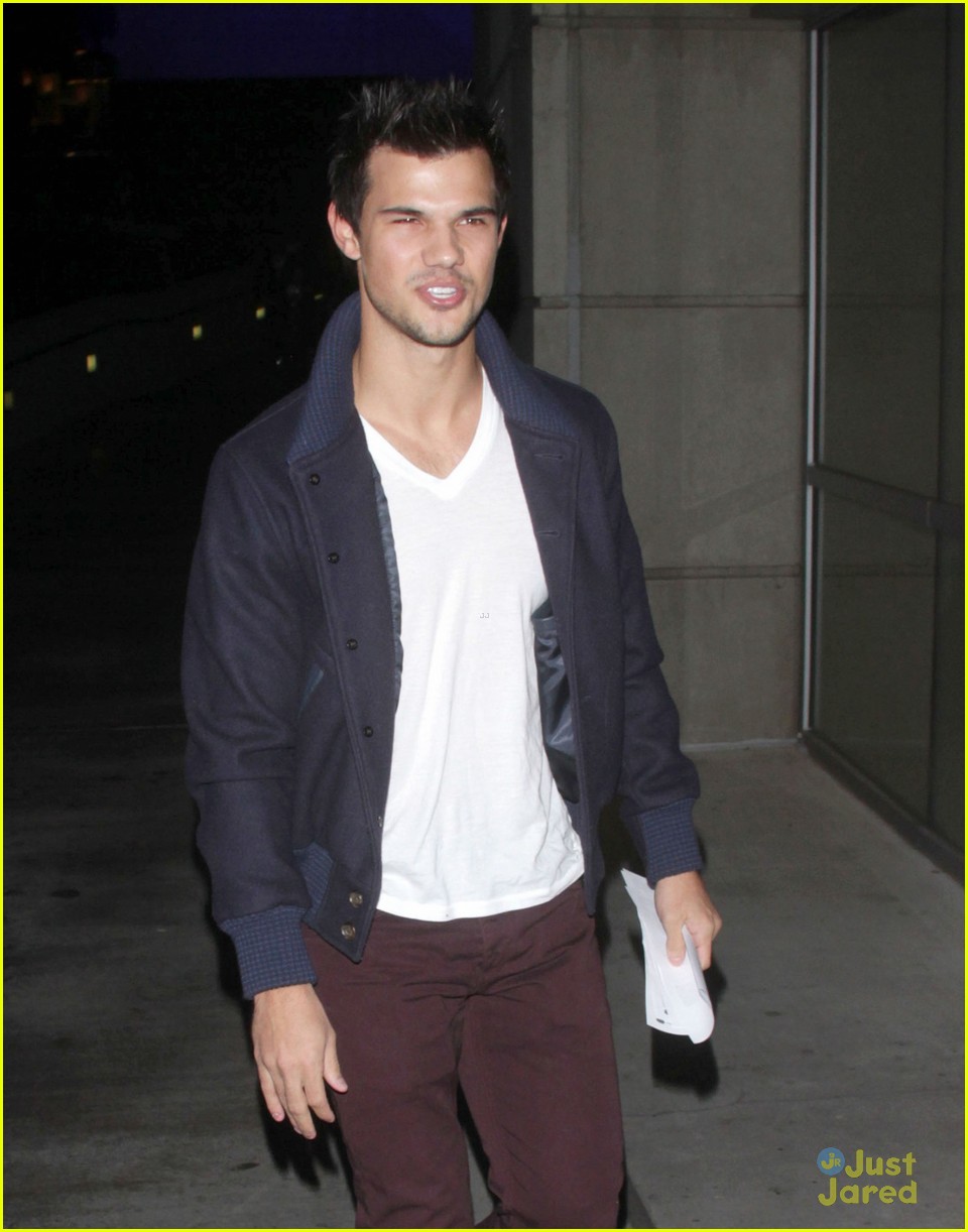 taylor lautner clippers game 03