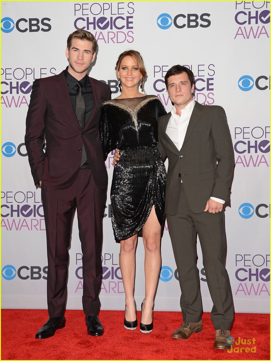 Liam Hemsworth & Josh Hutcherson: People's Choice Awards 2013 | Photo ...