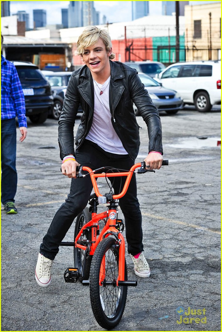 Full Sized Photo Of Ross Lynch R5 Loud Video 07 R5 Loud Video Filming Pics Just Jared Jr 9904