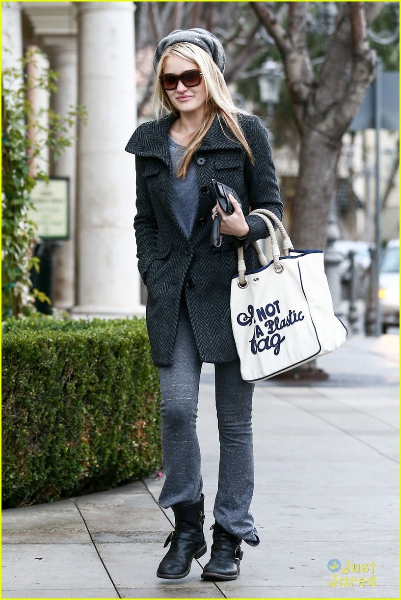 AJ Michalka: Errands Before Friend's Birthday Dinner | Photo 533858 ...