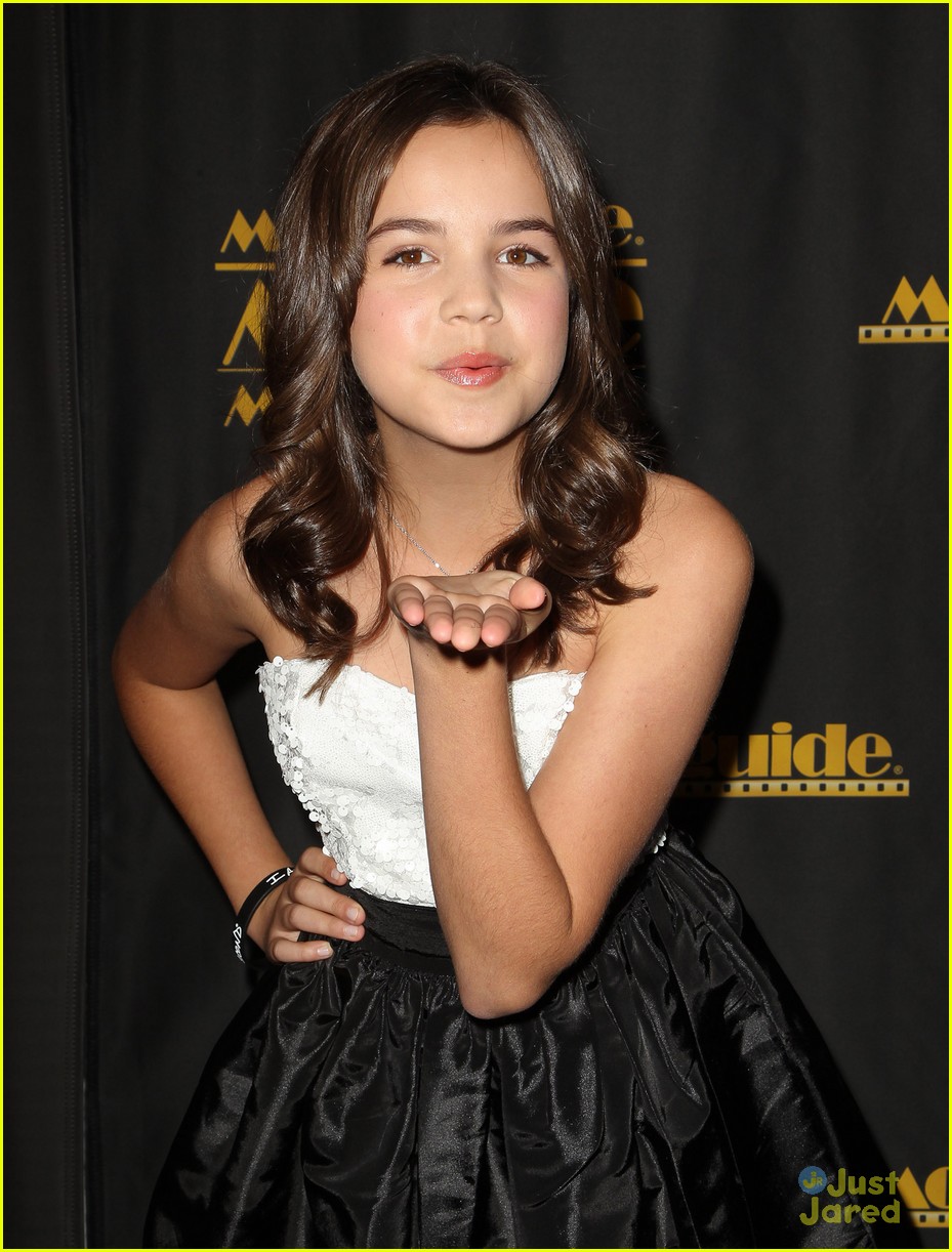 bailee madison gia mantegna movieguide awards 09