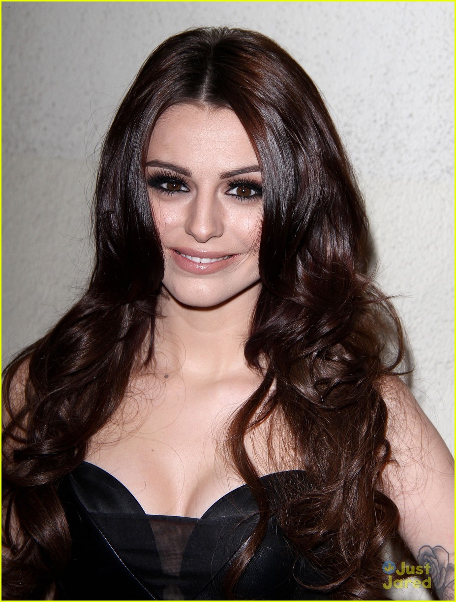 full-sized-photo-of-cher-lloyd-friends-family-pregrammy-event-09-cher