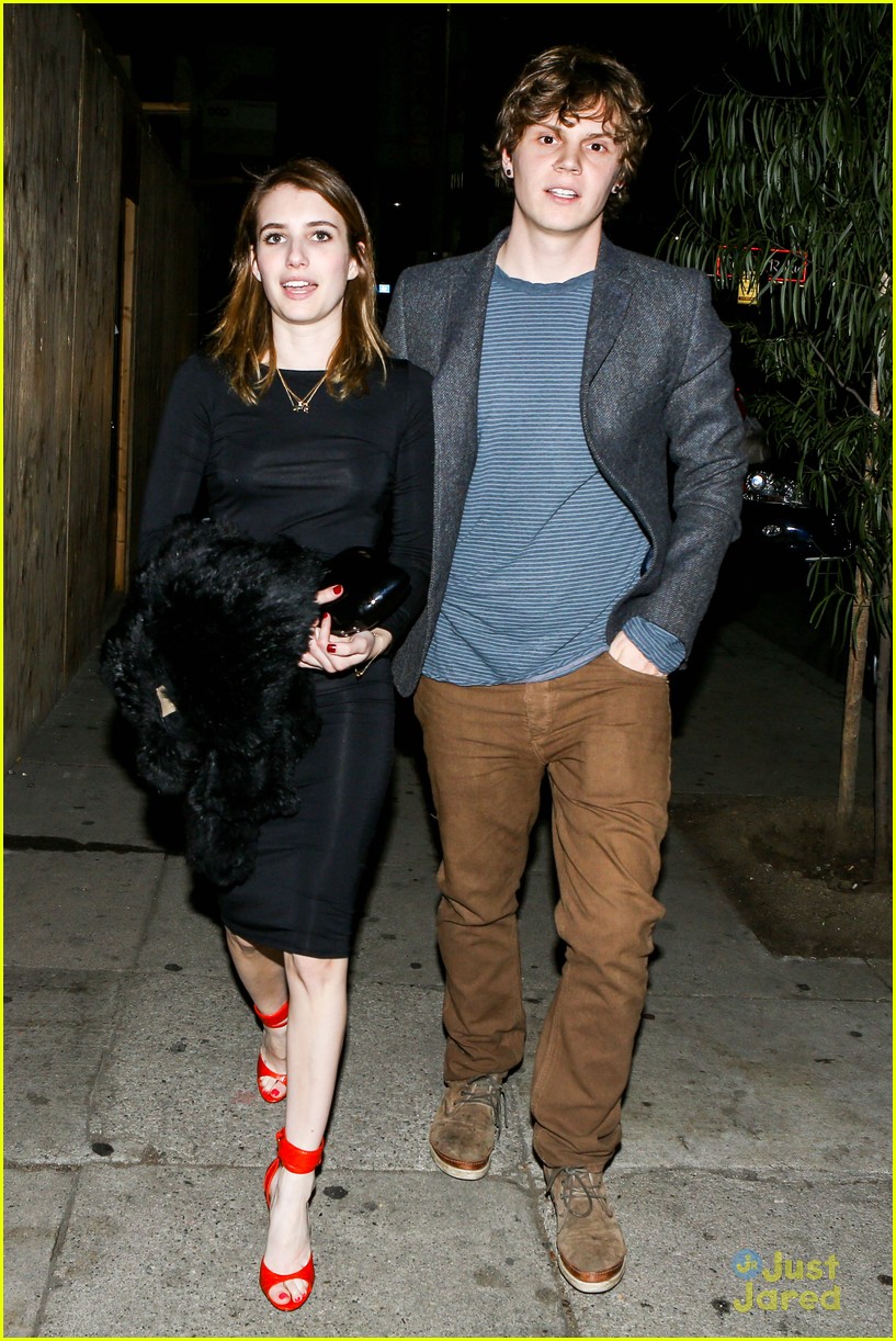 Emma Roberts: Valentine's Day Dinner with Evan Peters | Photo 537446 ...