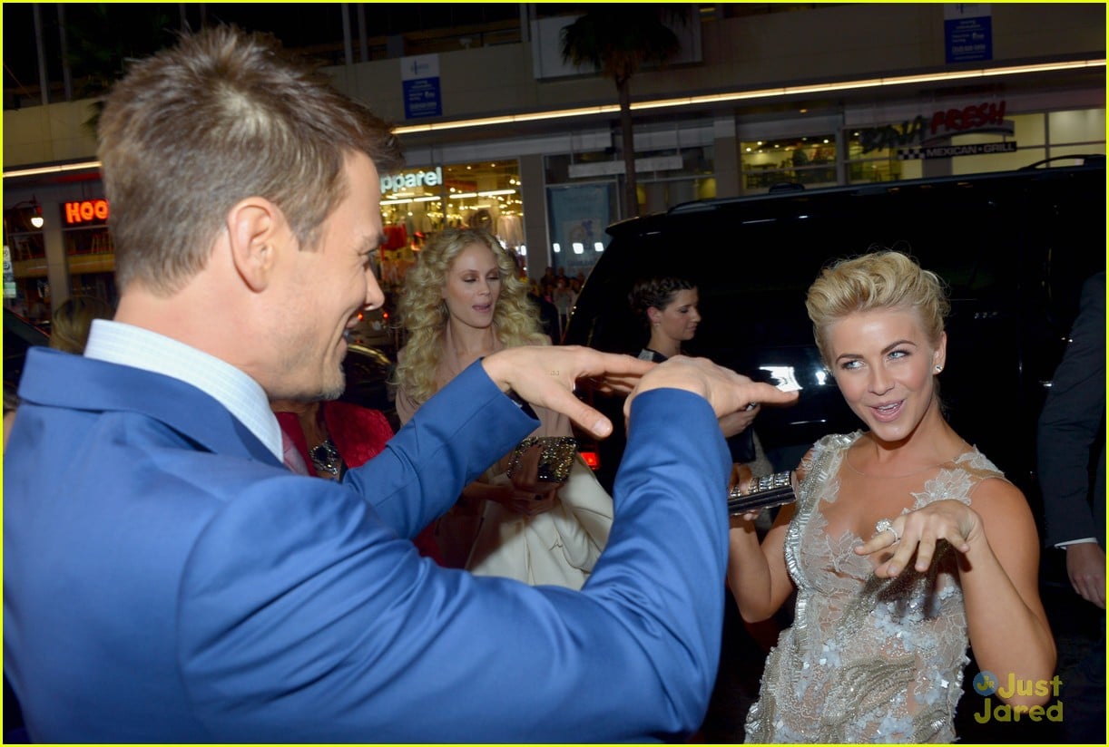 julianne-hough-safe-haven-premiere-photo-531356-photo-gallery