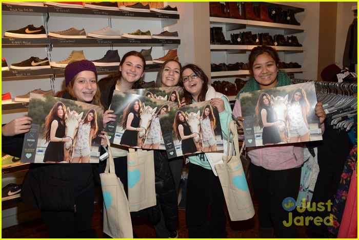 Kendall & Kylie Jenner: PacSun Line Debut! | Photo 534790 - Photo ...