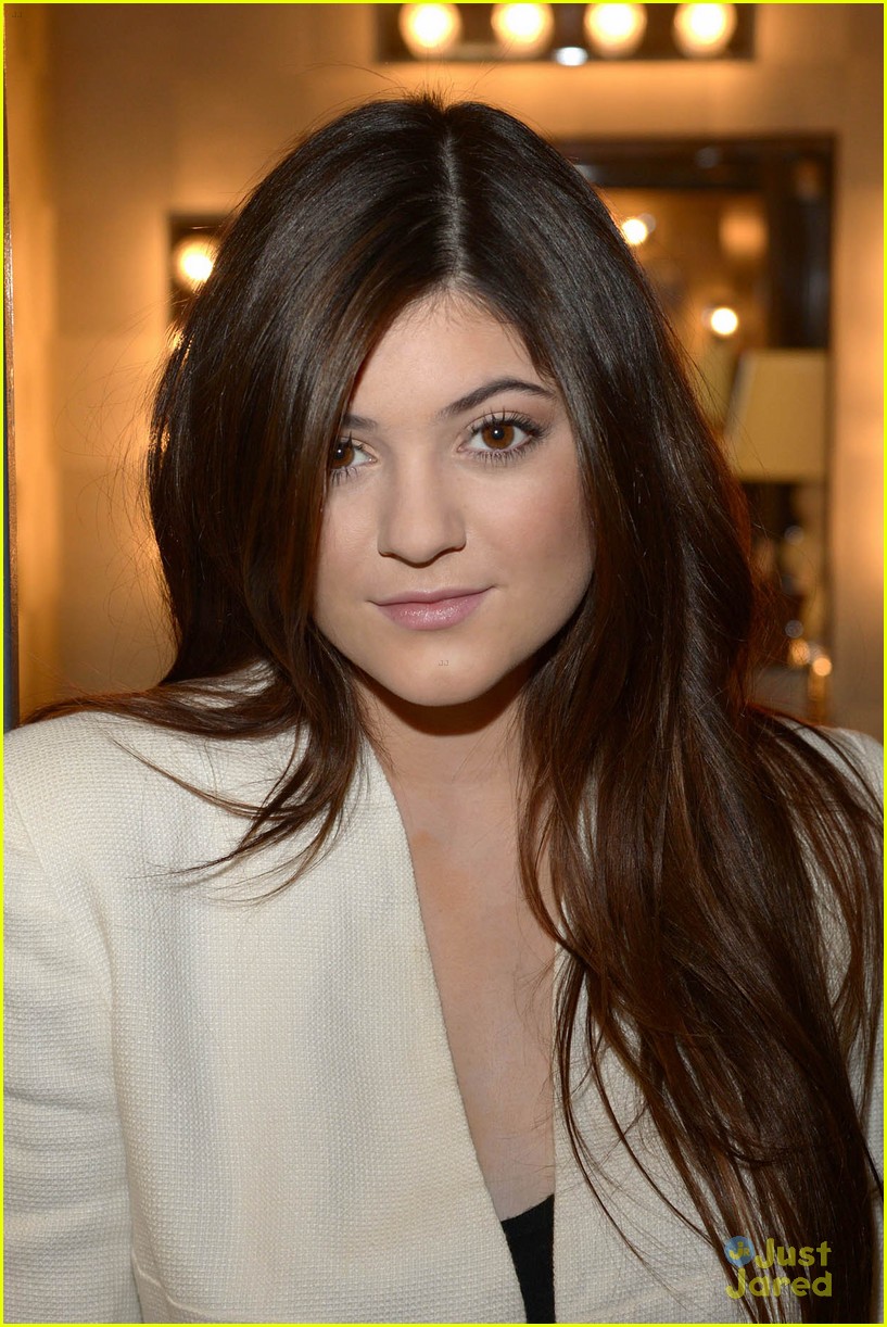 Kylie & Kendall Jenner: PacSun Press Conference | Photo 532825 - Photo