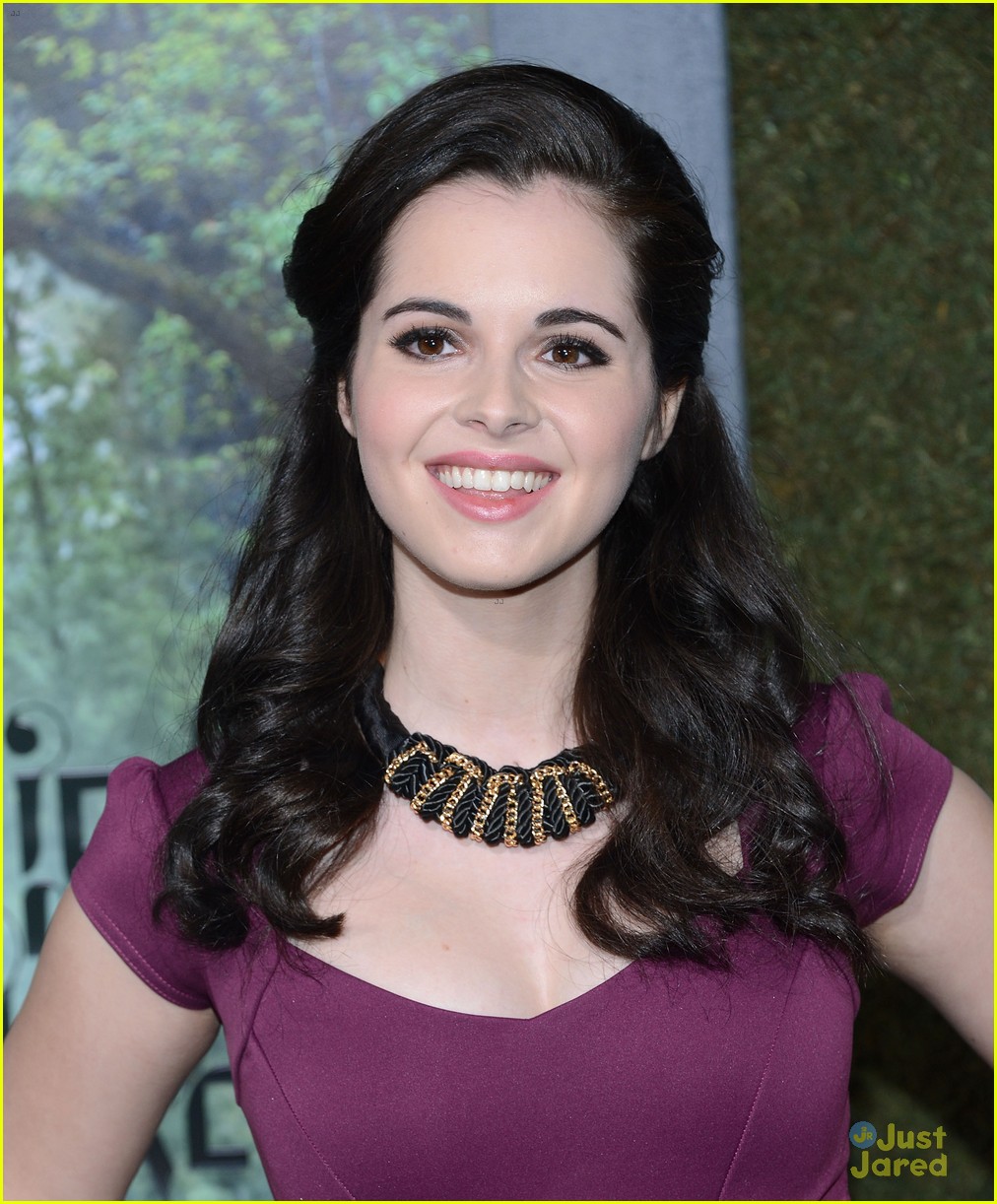 Katie Leclerc & Vanessa Marano: 'Beautiful Creatures' Premiere | Photo ...