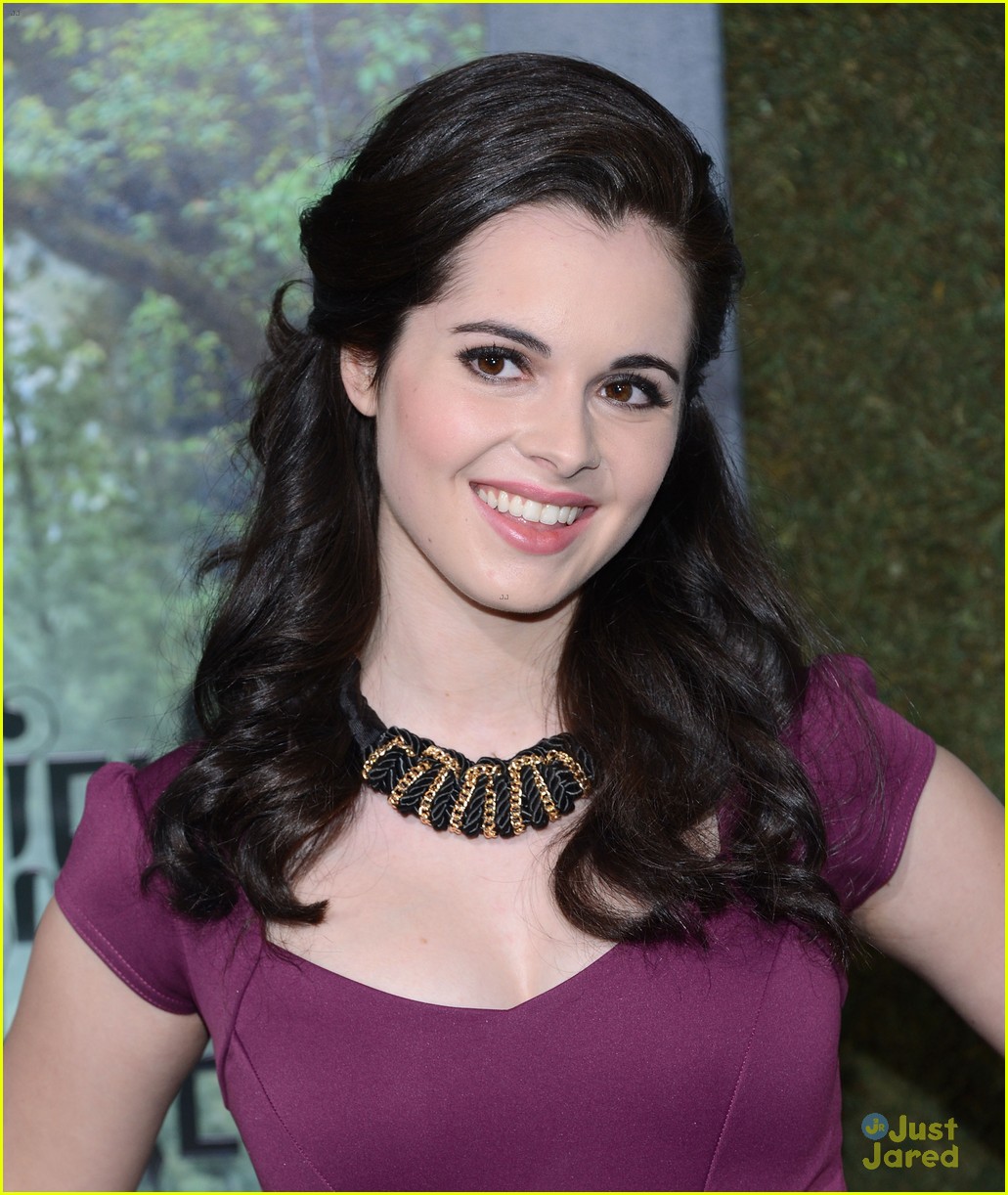 Katie Leclerc & Vanessa Marano: 'Beautiful Creatures' Premiere | Photo ...