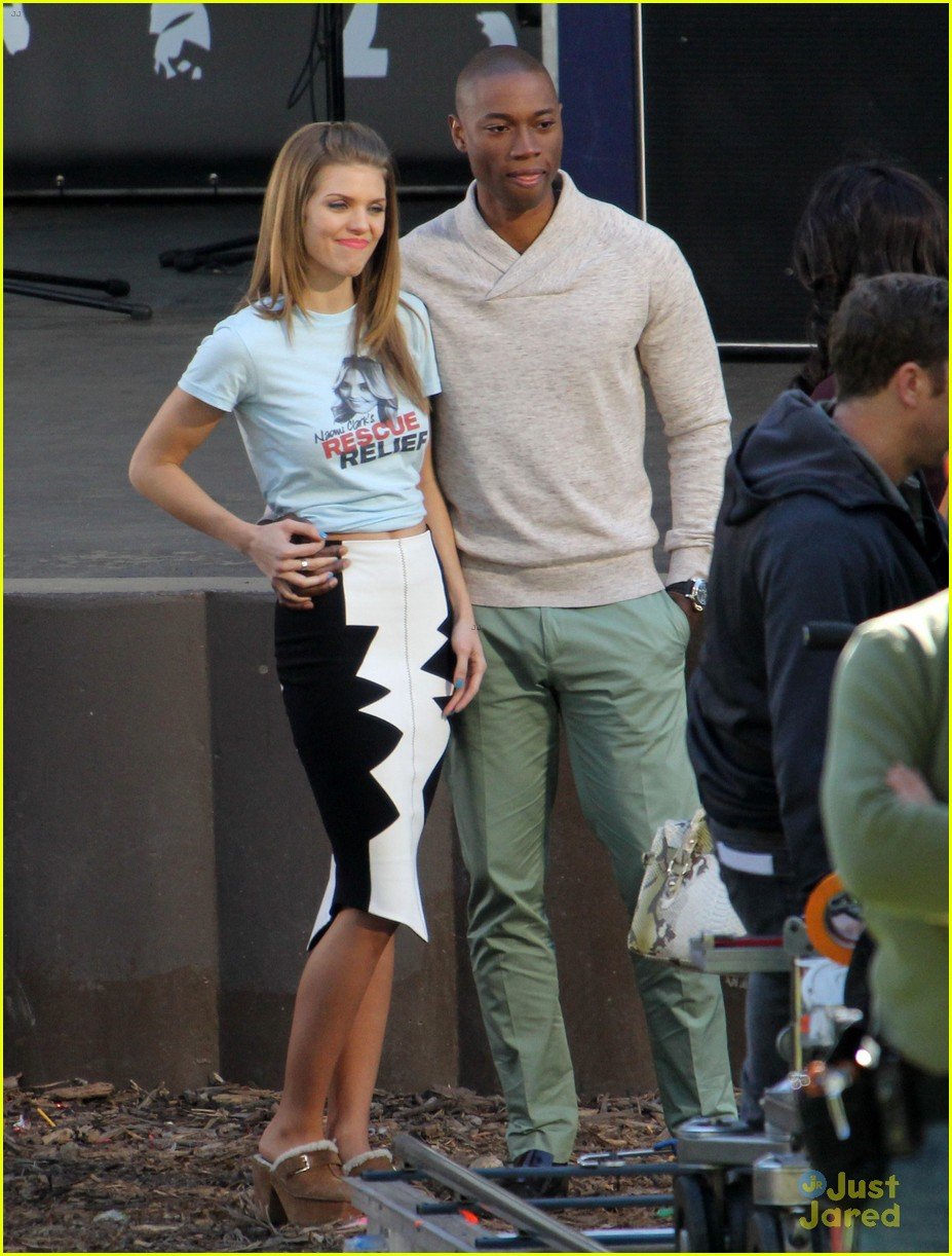 AnnaLynne McCord & Robbie Jones: '90210' Kissing Couple! | Photo 541767 - Photo Gallery | Just