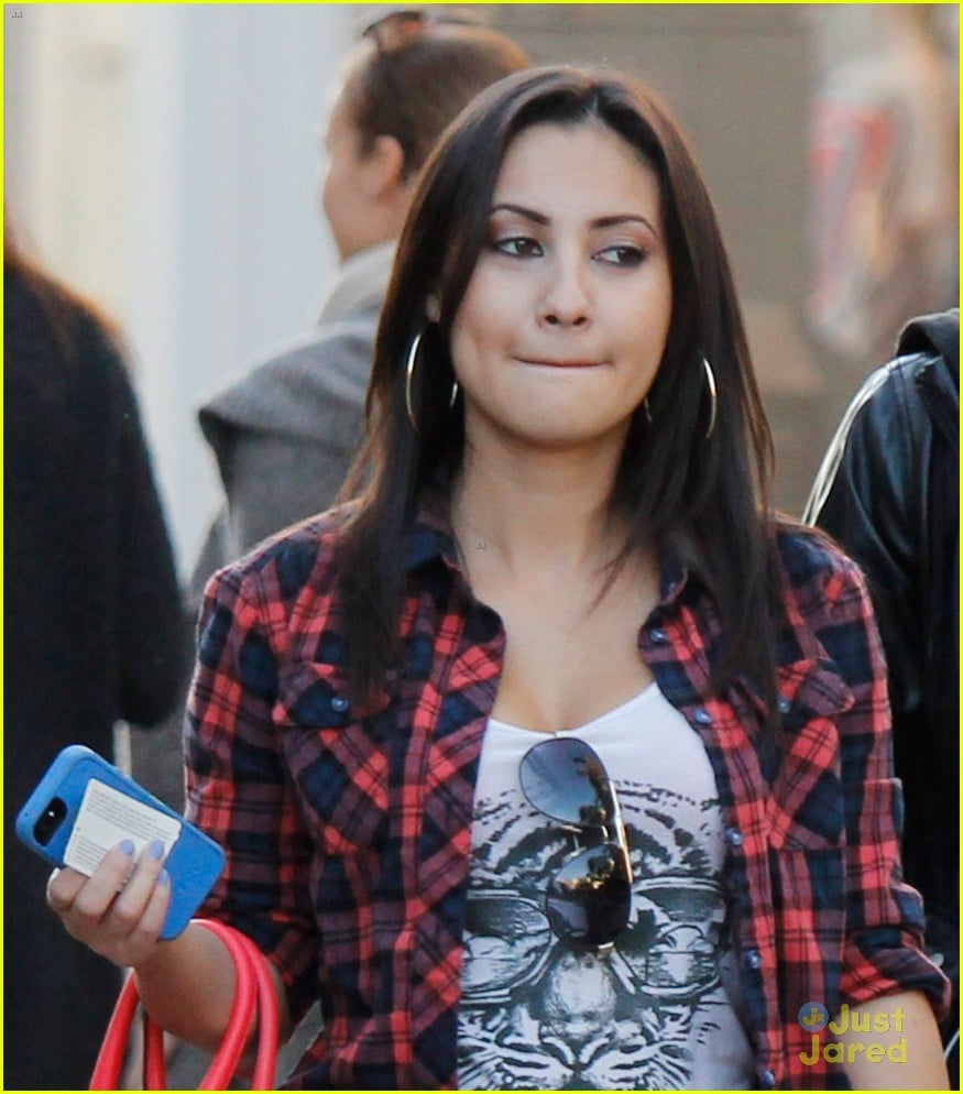 Full Sized Photo of francia raisa allen evangelista cheesecake factory with brandon eaton 02