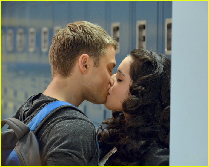 Zoey Deutch on 'Switched at Birth' First Pics! Photo 538129