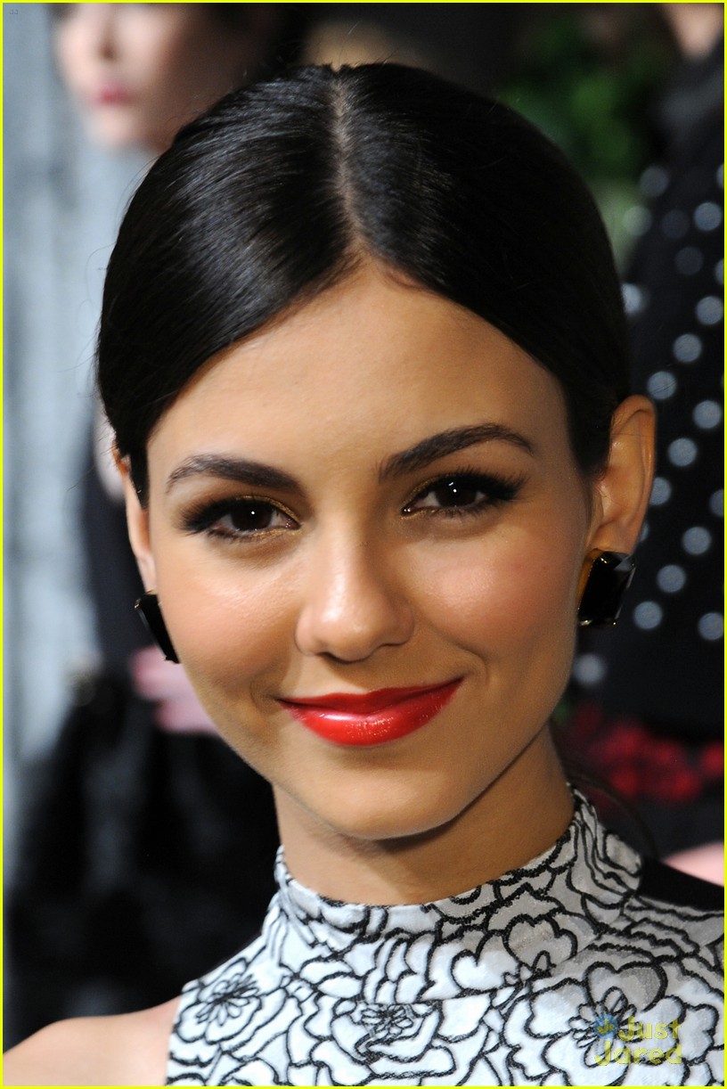 Full Sized Photo of victoria justice alice olivia show 14 | Victoria