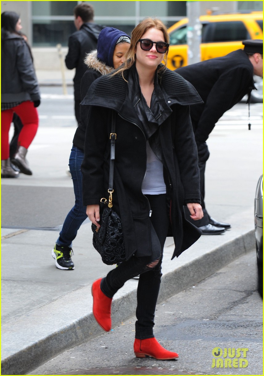 Ashley Benson: Greeting Fans In NYC! | Photo 542362 - Photo Gallery