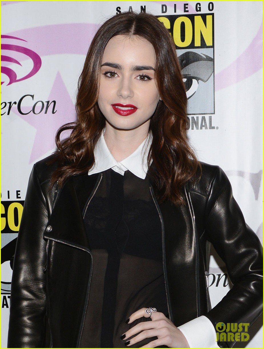 Lily Collins Mortal Instruments At Wondercon Photo 549295 Photo Gallery Just Jared Jr