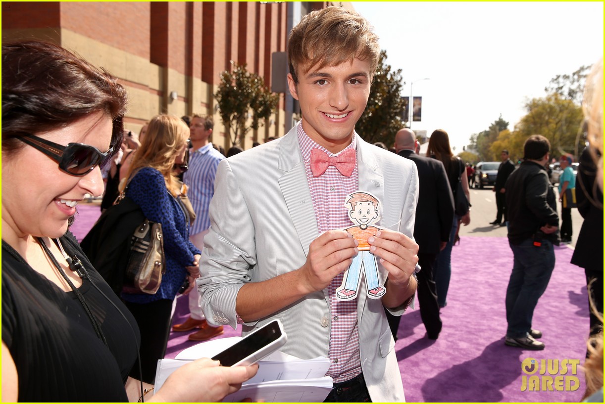 lucas cruinshank kids choice awards carpet 04