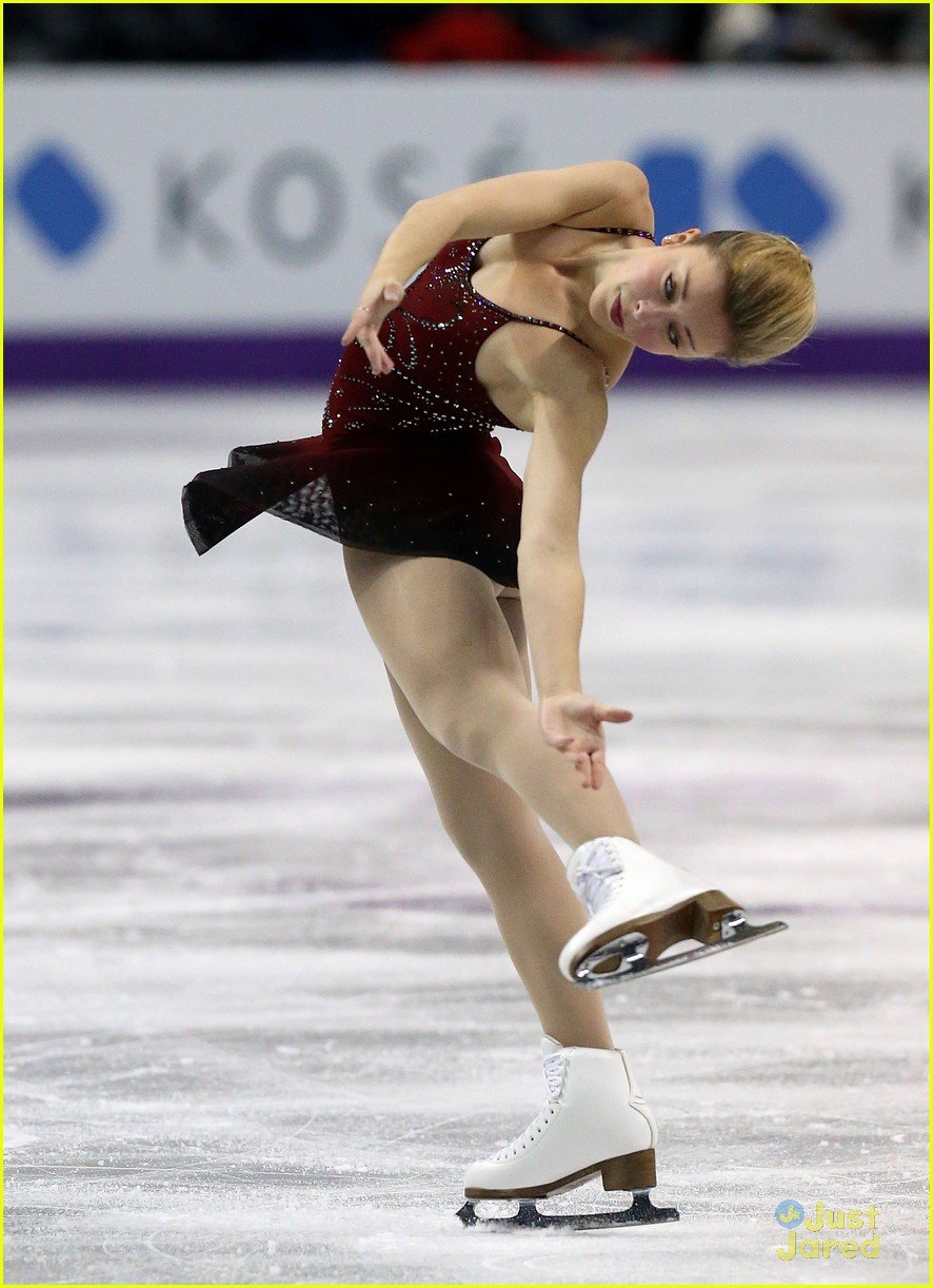 Gracie Gold & Ashley Wagner: Ladie's Short Program At Skating World 