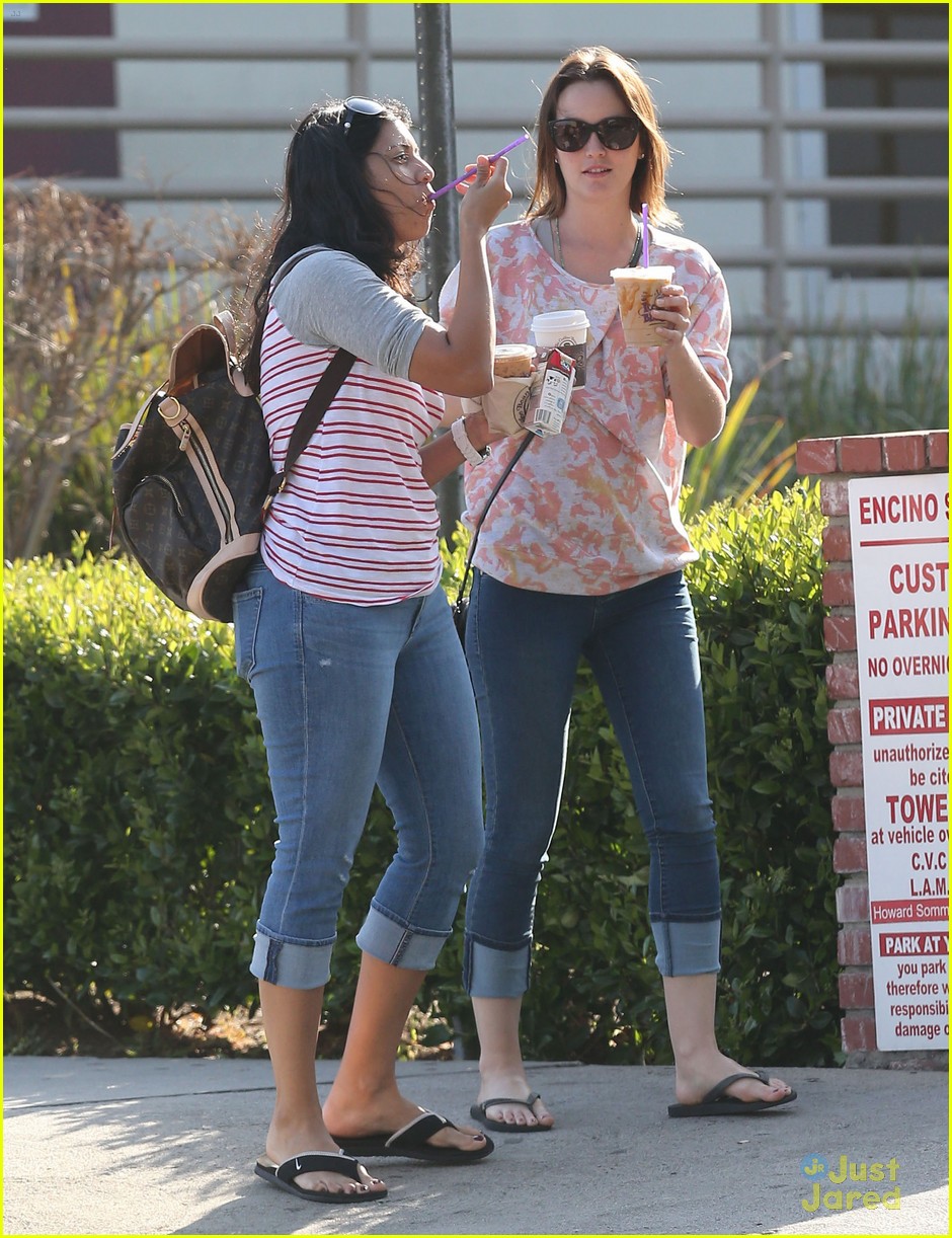 Leighton Meester Nail Salon Saturday Photo 545982 Photo Gallery