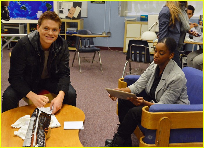 Vanessa Marano & Katie Leclerc All ASL 'Switched At Birth' Episode