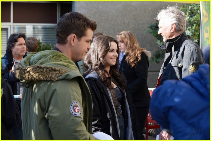 full-sized-photo-of-sab-all-asl-episode-stills-11-vanessa-marano-katie-leclerc-all-asl