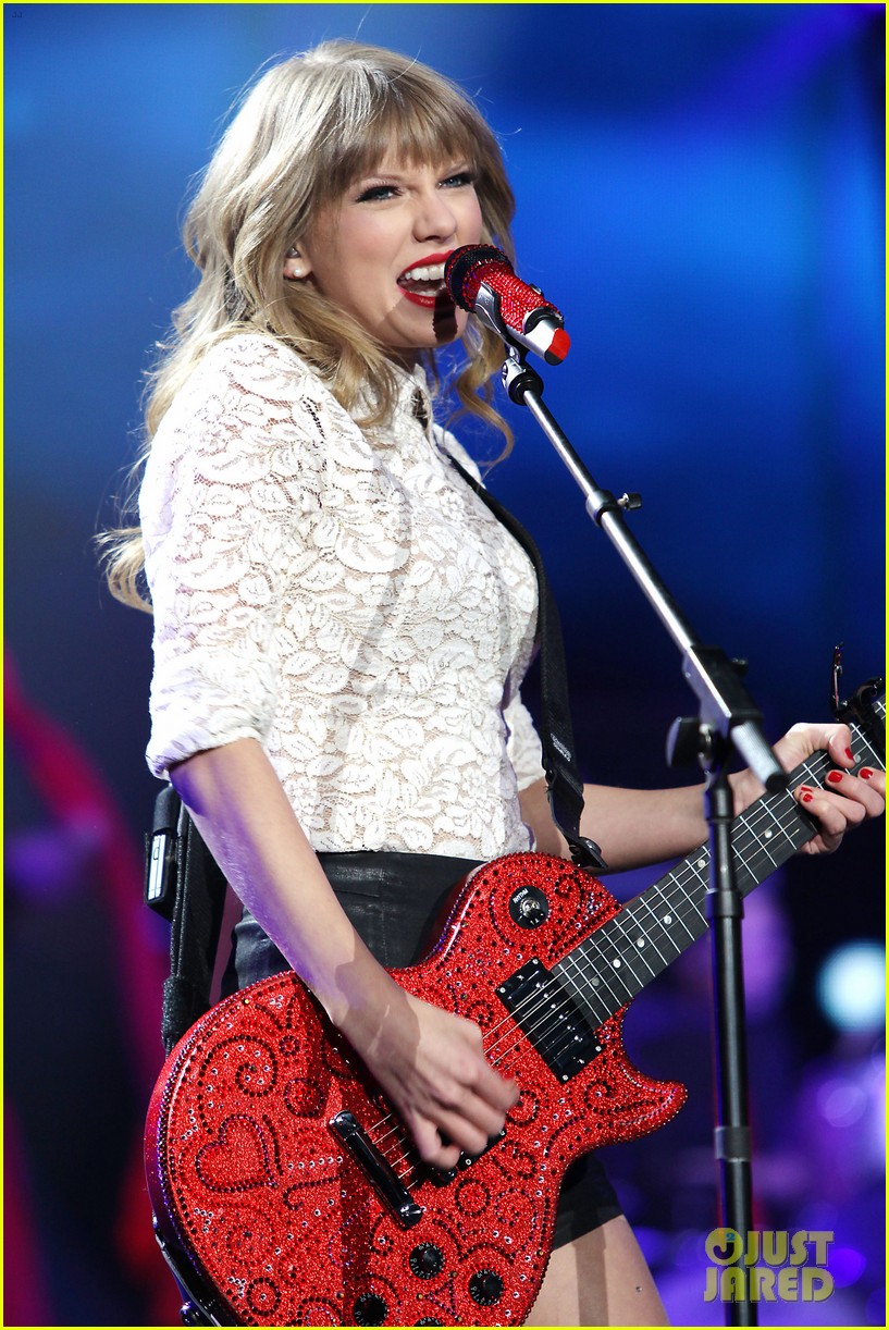 Taylor Swift: Train's 'Drive-By' Live in Concert - Watch Now! | Photo ...