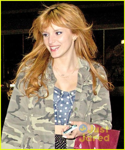 Bella Thorne & Stella Hudgens: Urban Outfitters Pair! | Photo 544766
