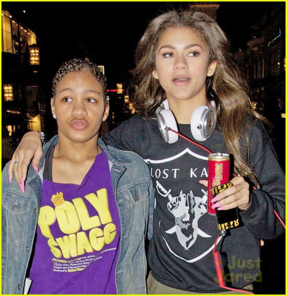 Zendaya: Candy Shopping Cutie! | Photo 546197 - Photo Gallery | Just