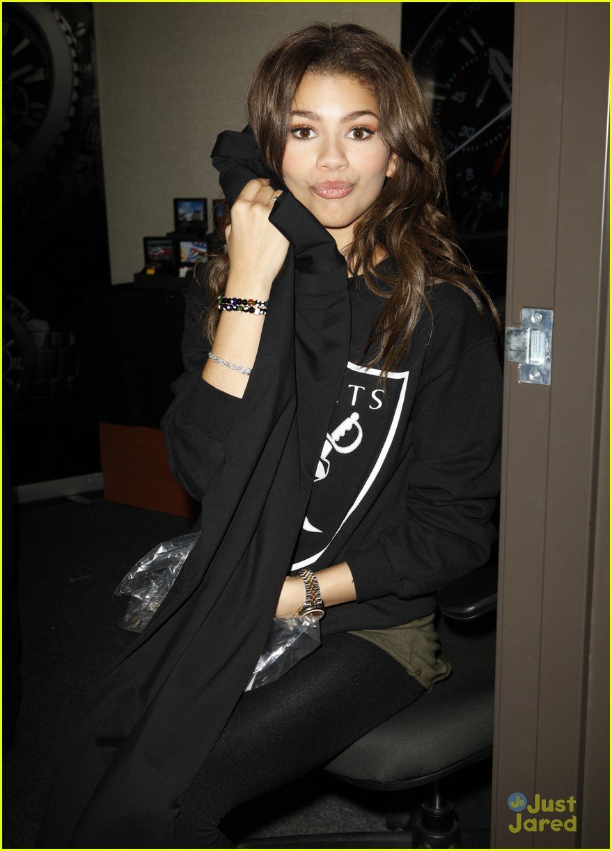 Zendaya: 'Dancing With The Stars' Gifting Suite | Photo 546164 - Photo
