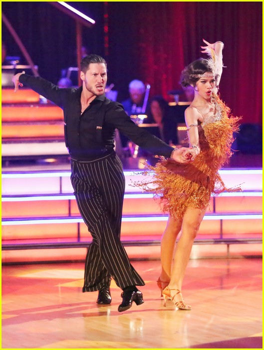 Zendaya & Val Chmerkovskiy: Jive on 'Dancing With The Stars' -- WATCH