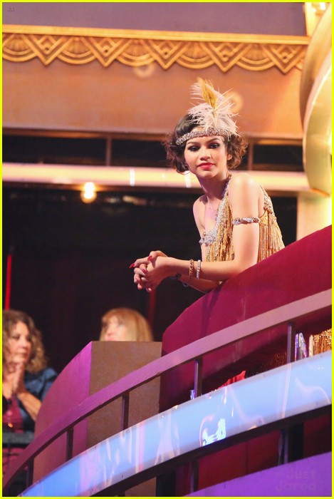 Zendaya & Val Chmerkovskiy: Jive on 'Dancing With The Stars' -- WATCH