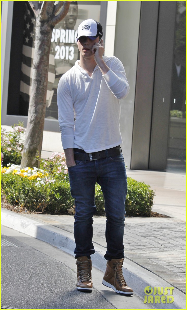 Sterling Beaumon: Grove Guy | Photo 550359 - Photo Gallery | Just Jared Jr.