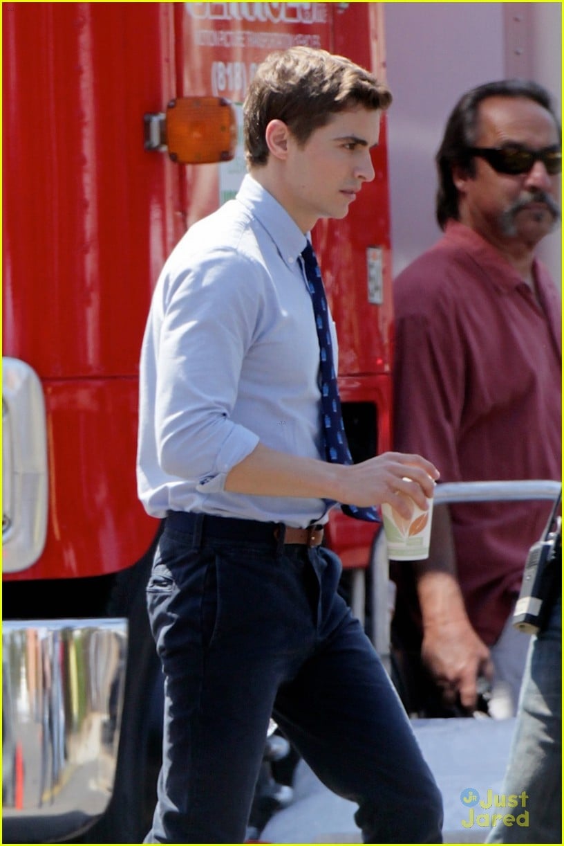 Zac Efron: Suit & Tie on 'Townies' Set | Photo 554797 - Photo Gallery ...