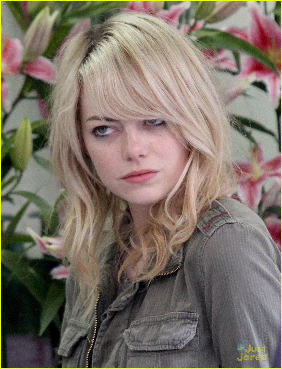 Full Sized Photo of emma stone birdman filming in nyc 04 | Emma Stone ...