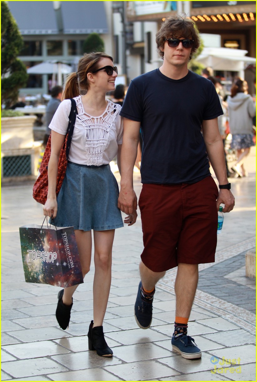Emma Roberts & Evan Peters Sprinkles Sweeties Photo 557026 Photo Gallery Just Jared Jr.